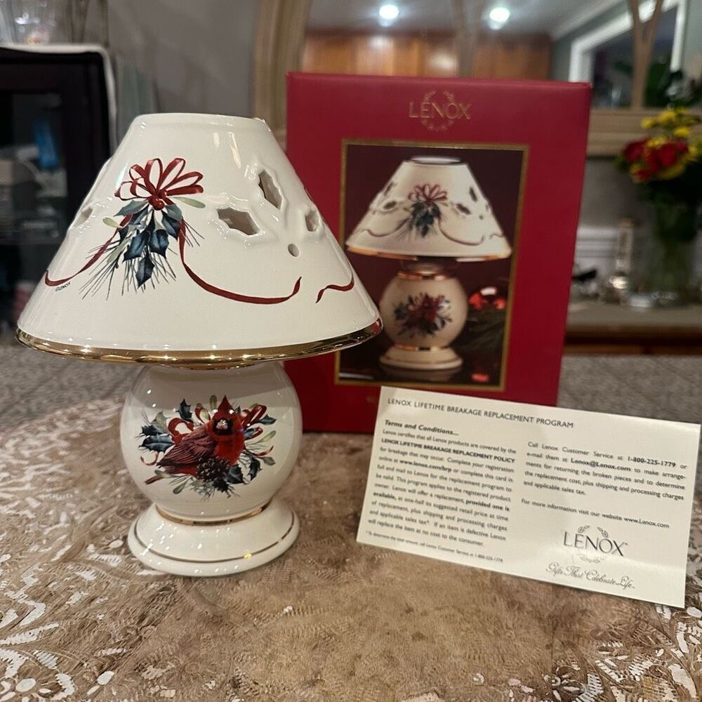 LENOX Winter Greetings Candle Tea light Lamp & Shade Cardinal Holiday‎ New